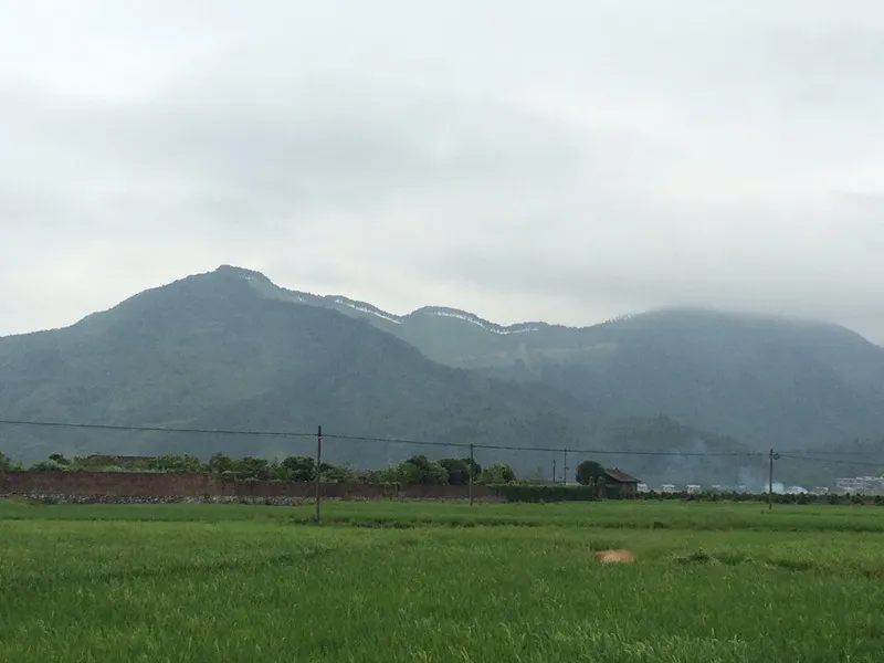 山脚